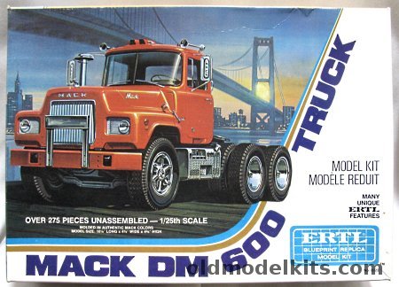 ERTL 1/25 Mack DM 600 Semi Truck, 8022 plastic model kit